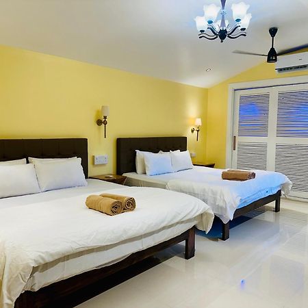 Cocos Beach Resort Палолем Екстериор снимка