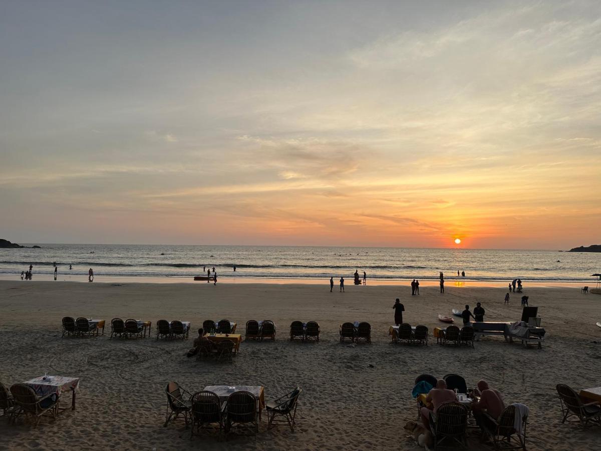 Cocos Beach Resort Палолем Екстериор снимка