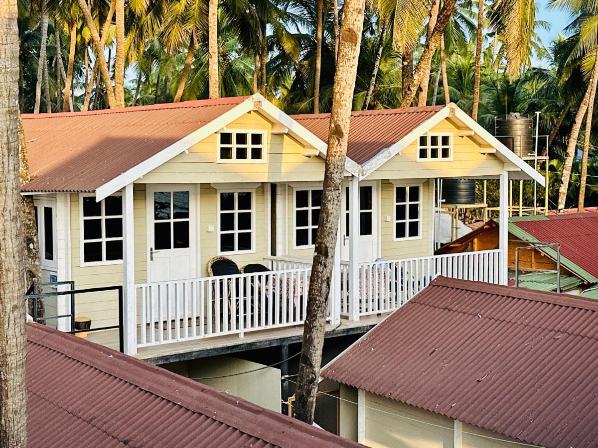 Cocos Beach Resort Палолем Екстериор снимка
