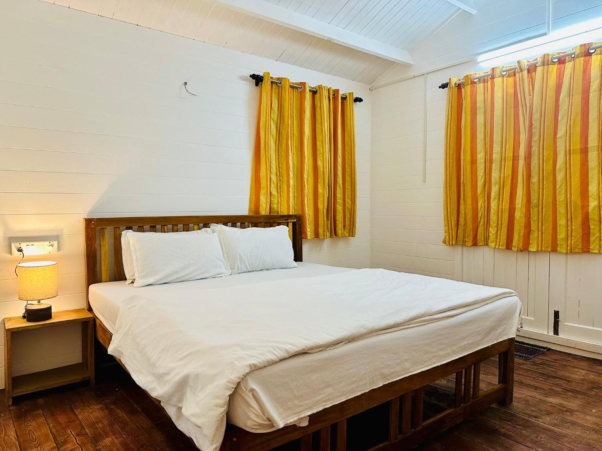 Cocos Beach Resort Палолем Екстериор снимка