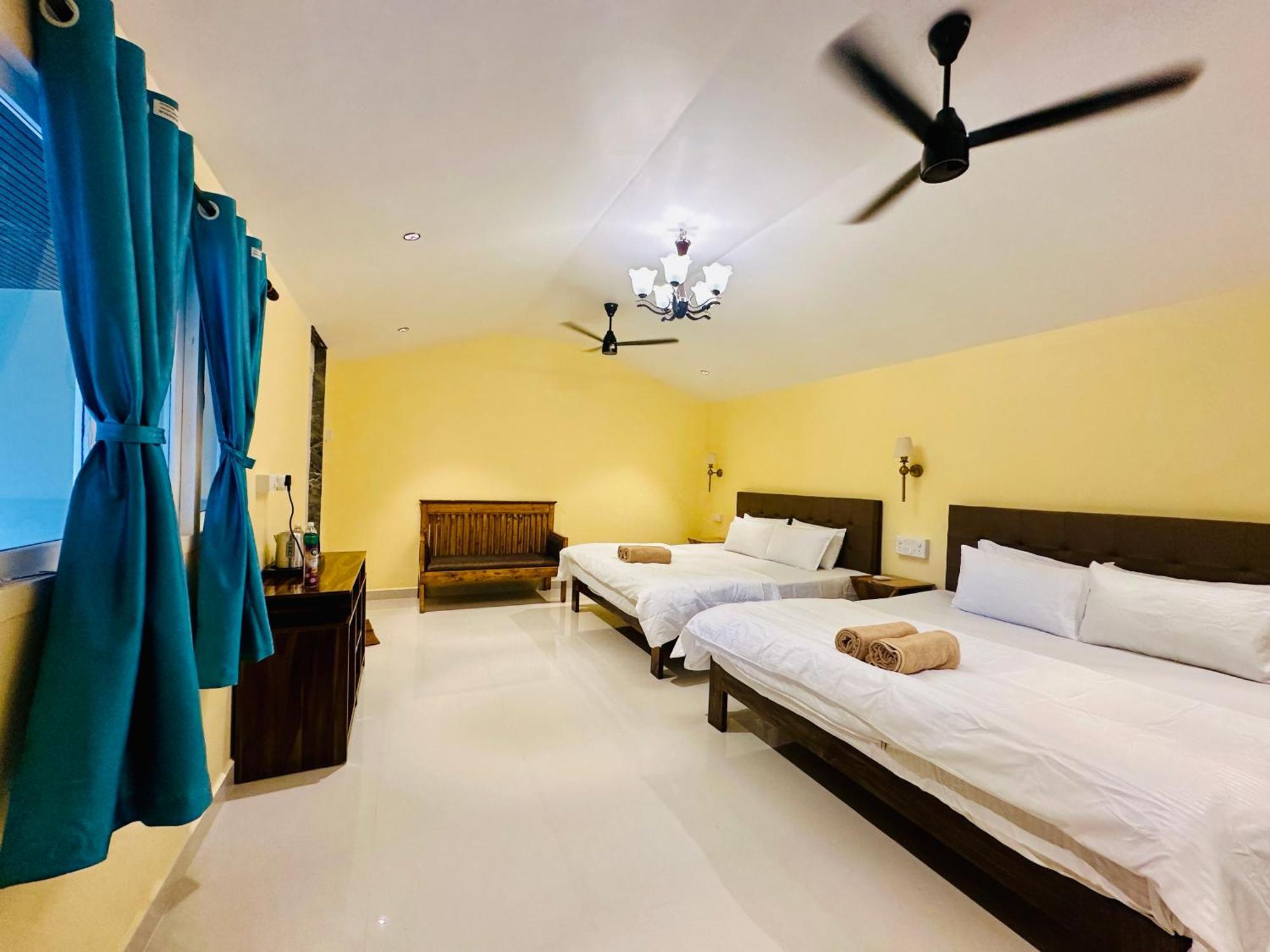 Cocos Beach Resort Палолем Екстериор снимка