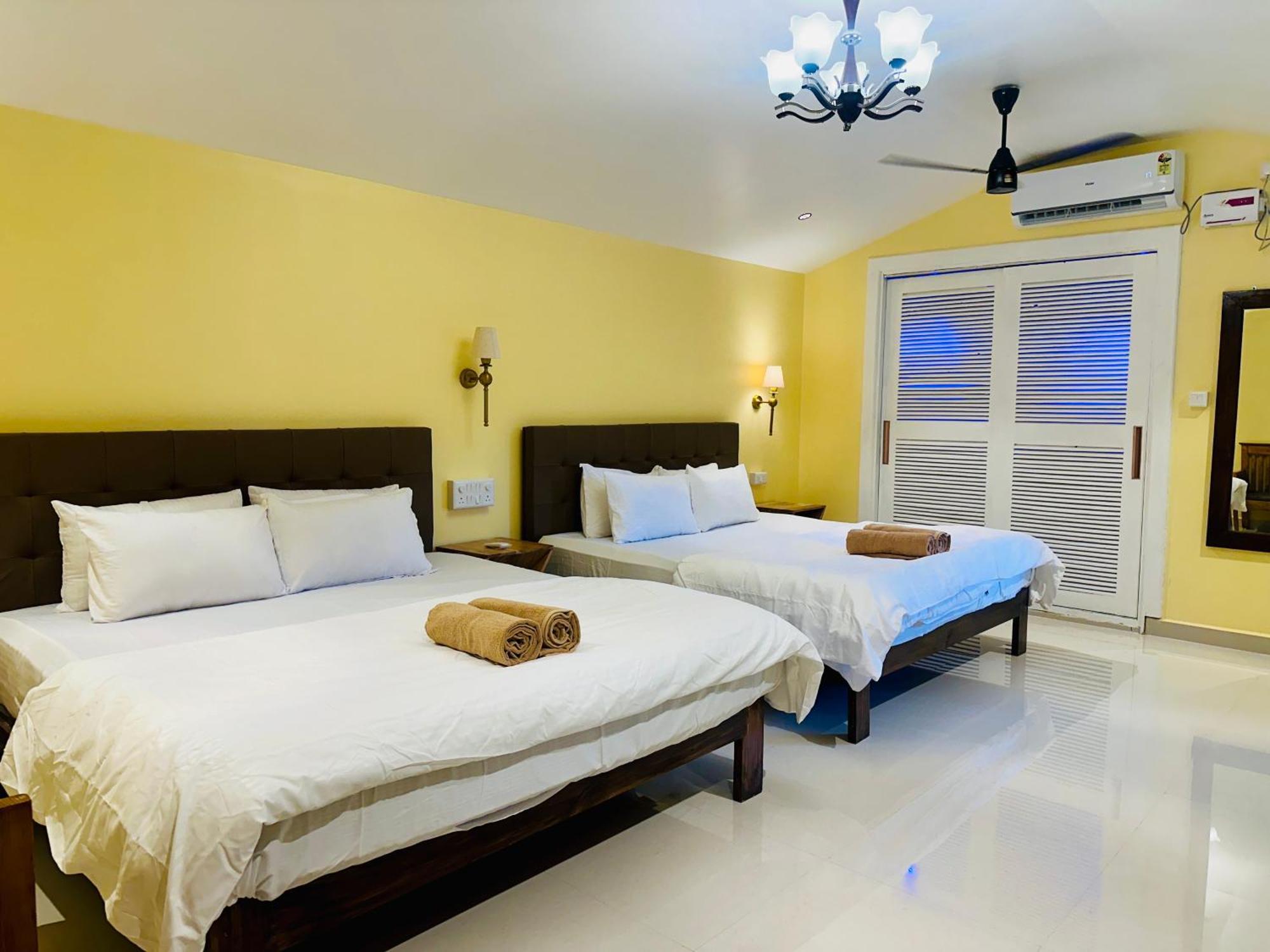 Cocos Beach Resort Палолем Екстериор снимка